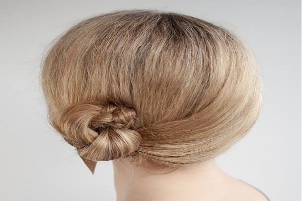 búi tóc lệch một bên