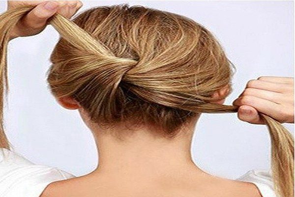 buộc chặt bím tóc
