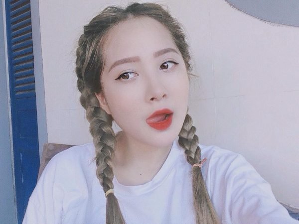 Tết tóc 2 bím