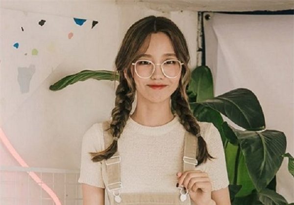 thắt tóc hai bên