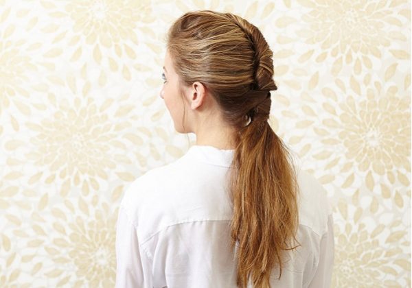 tóc đuôi ngựa xoắn kiểu Pháp