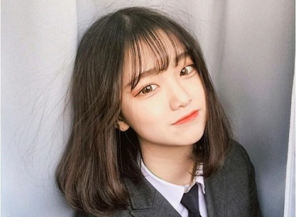 tóc ngắn ngang vai mái thưa