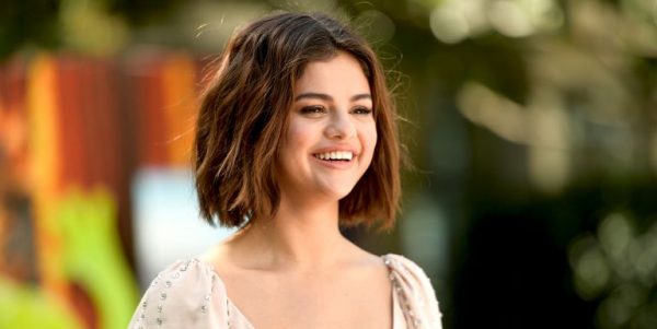 tóc ngắn bob xoăn gợn sóng selena