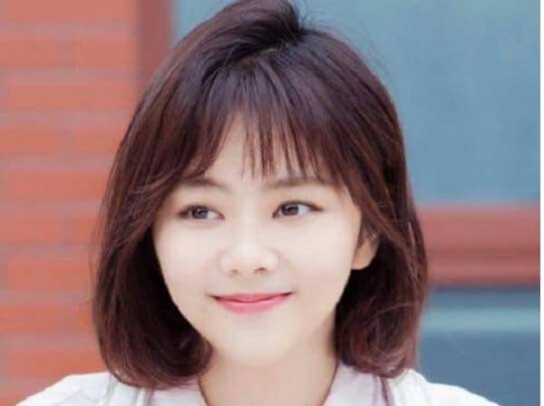 tóc ngắn uốn cụp mái thưa