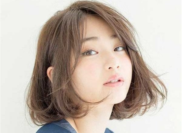 Tóc ngắn uốn đuôi nhẹ