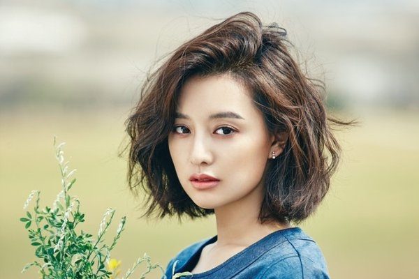Tóc ngắn xoăn nhẹ Hàn Quốc