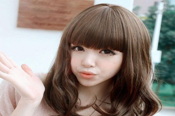 tóc xoăn ngắn ngang vai mái cầu vồng