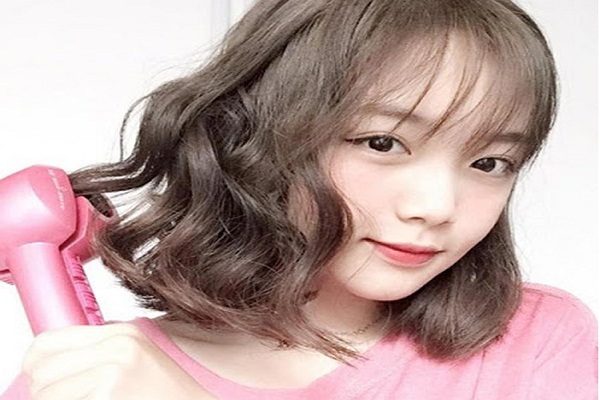 tóc xoăn ngắn uốn sợi mì