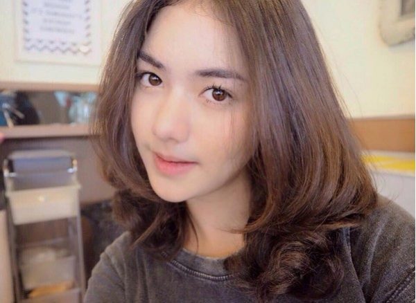 kiểu tóc ngắn uốn lọn to