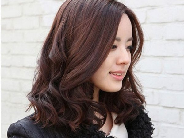 tóc ngắn uốn lọn to dịu dàng