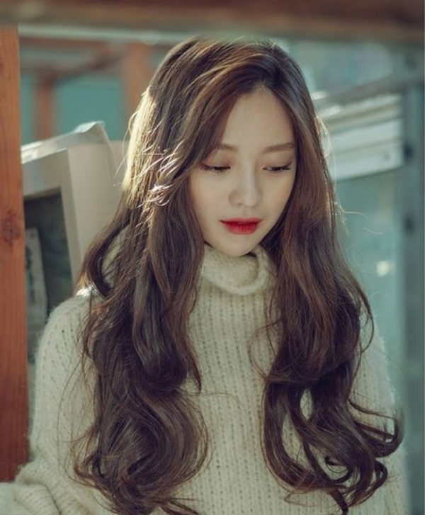 tóc dài xoăn nhẹ tự nhiên