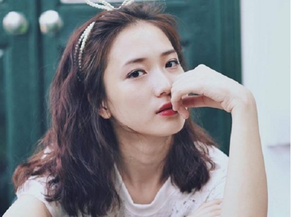Tóc ngắn uốn xoăn gợn sóng