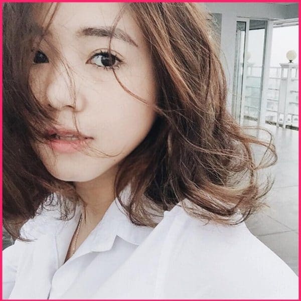 tóc uốn xoăn ngang vai