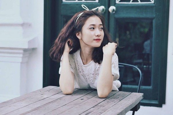 kiểu tóc nữ đẹp ngang vai Hàn Quốc cài băng đô