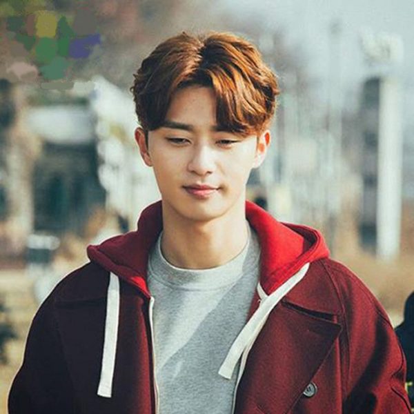 tóc 2 mái nam nhuộm ánh vàng