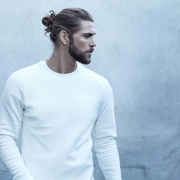 tóc dài nam búi cao man bun