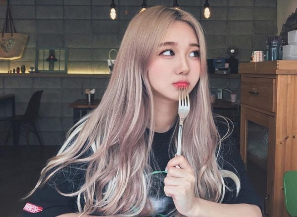 tóc nữ đẹp nhuộm bạch kim ánh hồng pastel