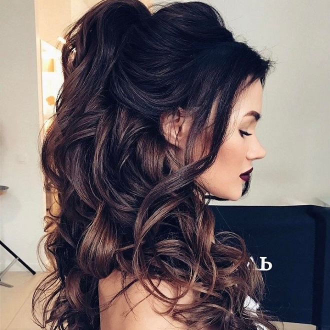 tóc dài uốn xoăn buộc phồng nửa đầu