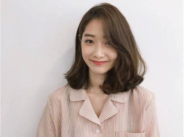 tóc ngắn nhuộm nâu