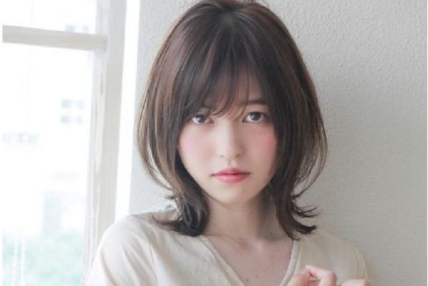 tóc ngắn tỉa tầng ngang vai