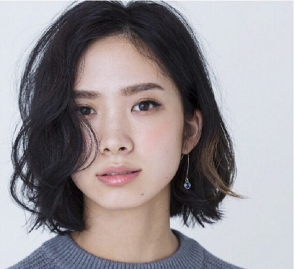 tóc ngắn uốn cho mặt dài xoăn nhẹ đuôi