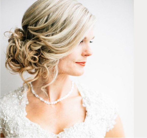bới tóc cô dâu updo