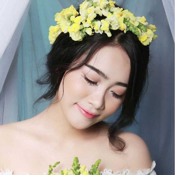 búi thấp tóc ngang vai