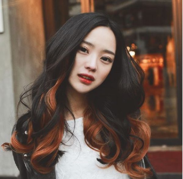 tóc đen nhuộm highlight