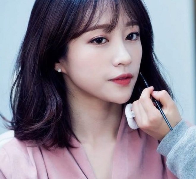 tóc ngắn mái thưa không uốn