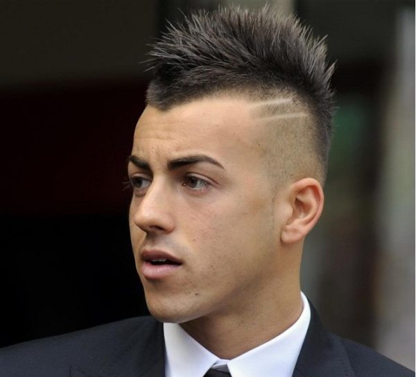 kiểu tóc mohican của cầu thủ bóng đá