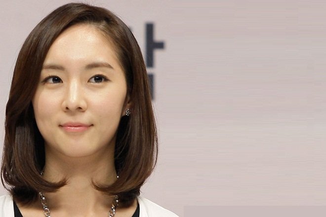 tóc lob ngắn xéo ngôi uốn cụp đuôi