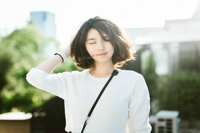 tóc ngang vai đánh rối trẻ trung