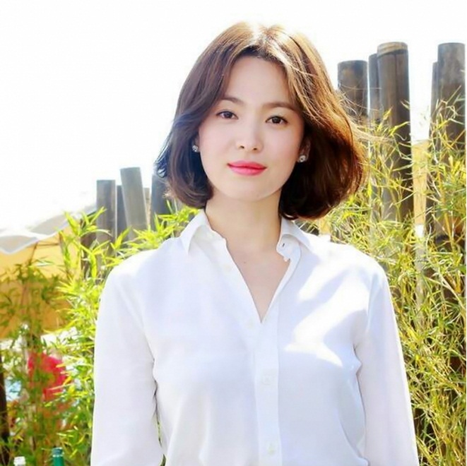 Song Hye Kyo tóc ngắn công sở