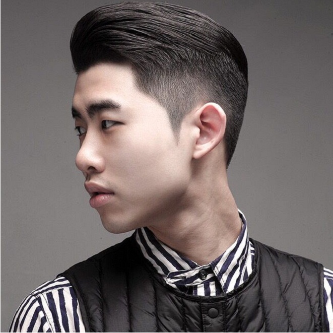 chàng trai trẻ mặc áo sơ mi cắt tóc undercut lịch lãm