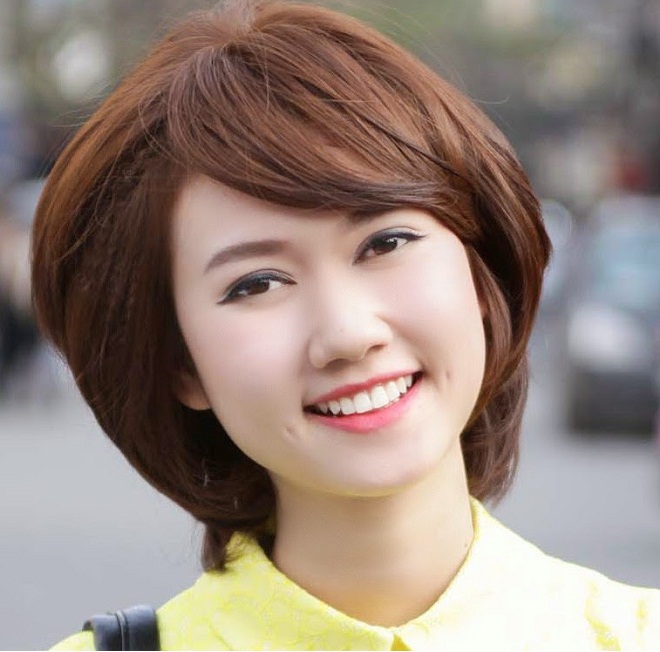tóc ngắn nhuộm màu nâu sáng dành cho dáng mặt tròn