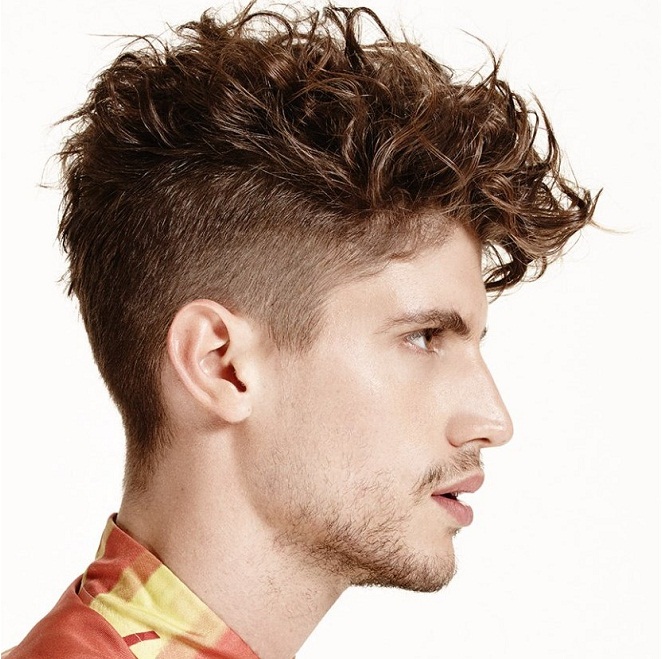 kiểu tóc nam cắt undercut uốn xoăn đánh rối đỉnh nhuộm màu sôcôla