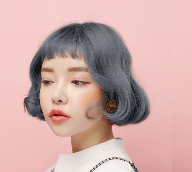 kiểu tóc ngắn uốn phồng đuôi nhuộm màu khói lạnh