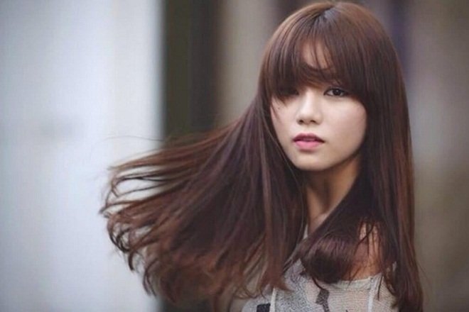 tóc ngang lưng uốn đuôi mái thưa hàn quốc