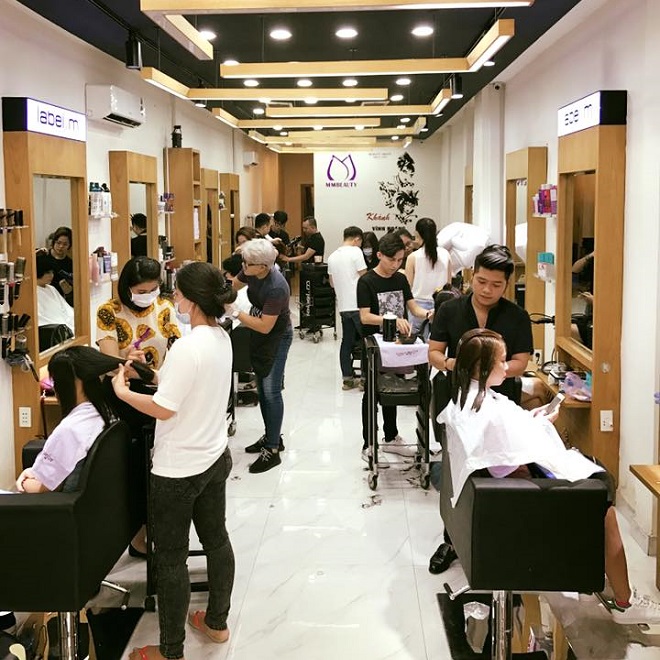 Không gian và đội ngũ của Khánh Vĩnh Toàn sẽ không làm các chị em phải chờ đợi lâu.