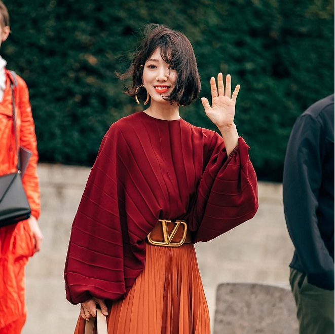 Park Shin Hye trong mái tóc cắt ngắn dự sự kiện thời trang