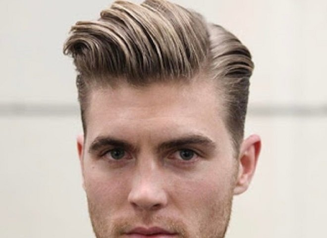 Side Pomp là kiểu tóc phù hợp cho nhiều khuôn mặt