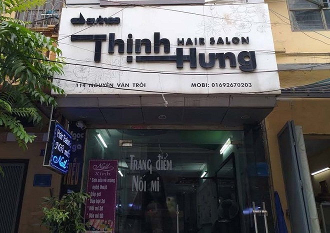 không gian bên ngoài tiệm tóc nam Thịnh Hưng