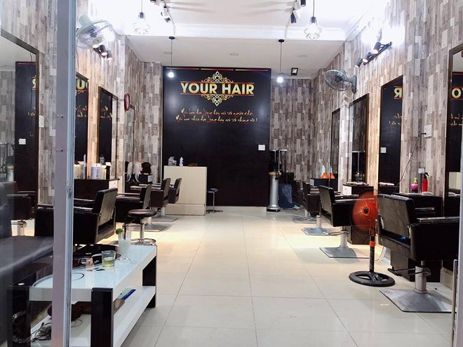 không gian bên trong salon Your Hair bày trí gọn gàng sang trọng