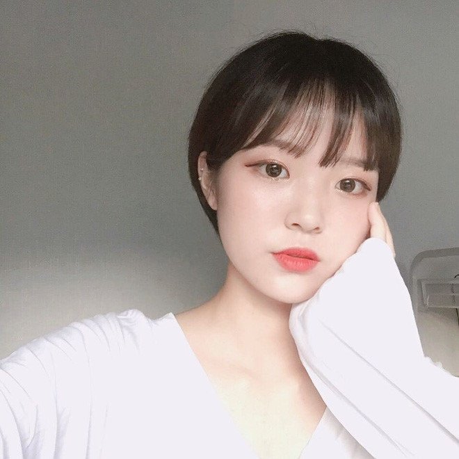 mẫu tóc pixie mái thưa Hàn Quốc