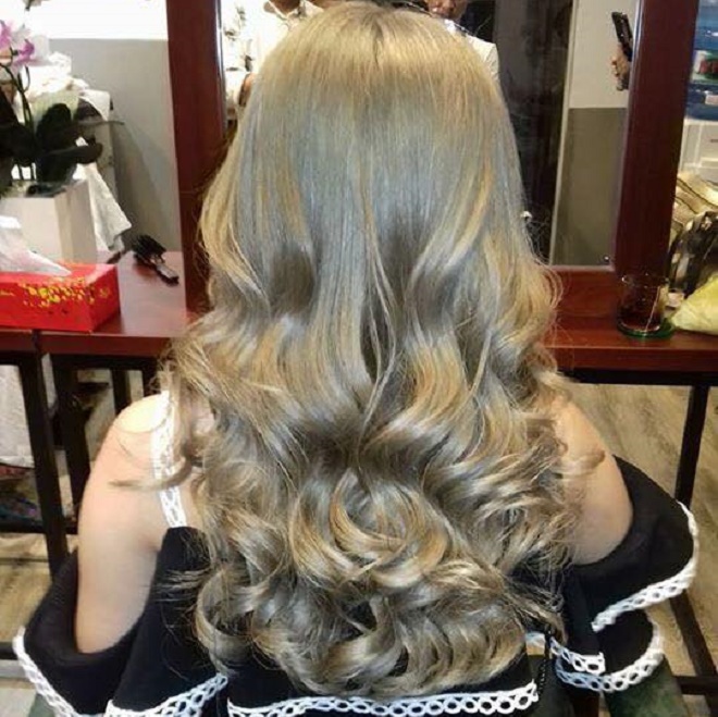 Nhuộm khói kết hợp uốn sóng cho nàng cá tính tại salon An Châu