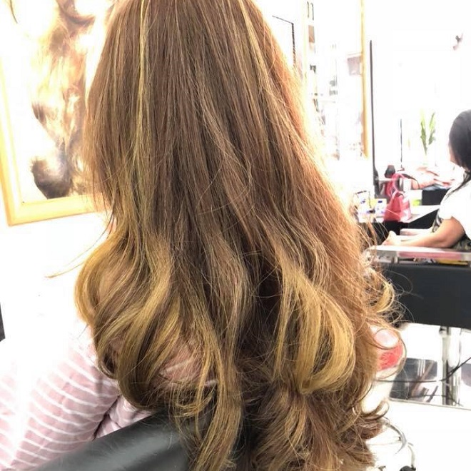 Uốn đuôi kết hợp nhuộm tại salon Phúc Linh